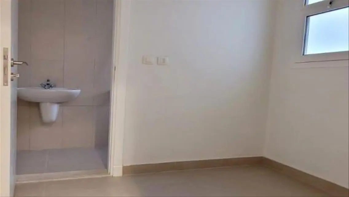 فيلا فاخرة للبيع بسعر مميز في منطقة مميزة