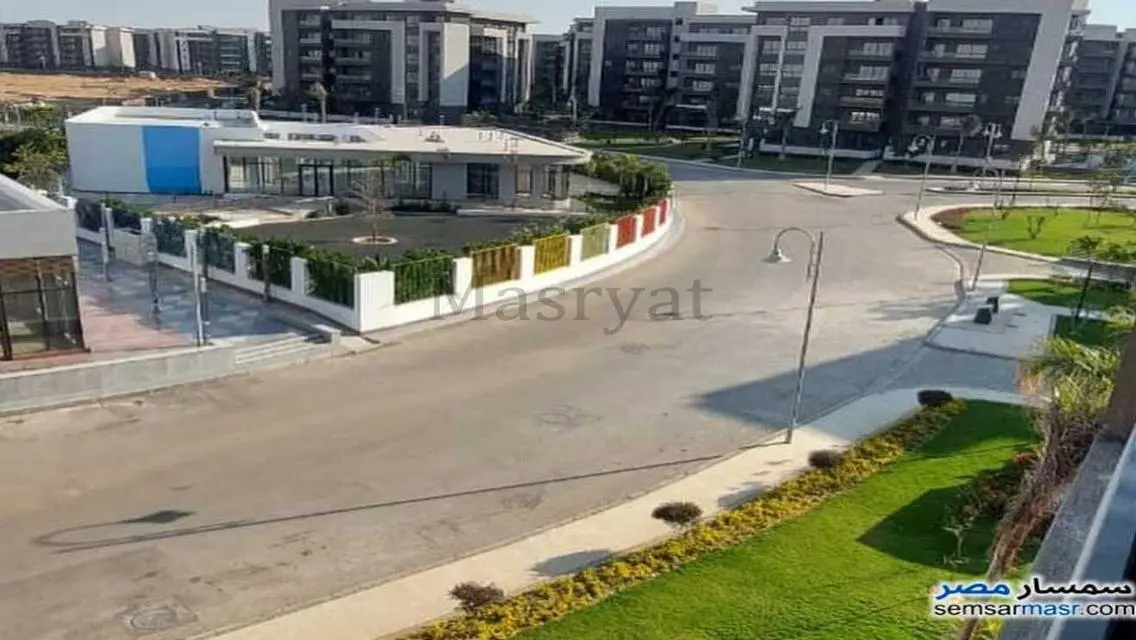 شقة للبيع ببحيرات مميزة بحراسة أمنية