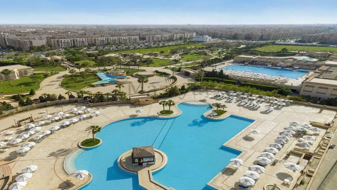 شقة للبيع ببحيرات مميزة بحراسة أمنية