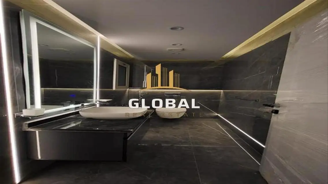 Luxury Apartment with Spacious Amenities