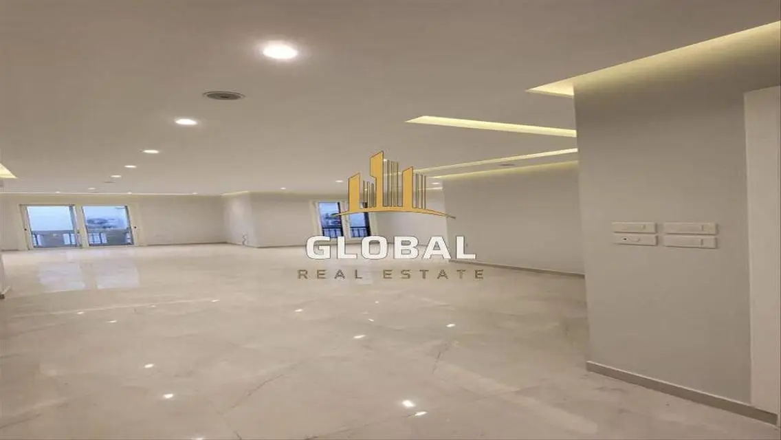 Luxury Apartment with Spacious Amenities