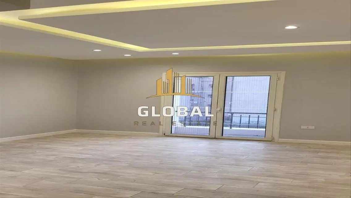 Luxury Apartment with Spacious Amenities