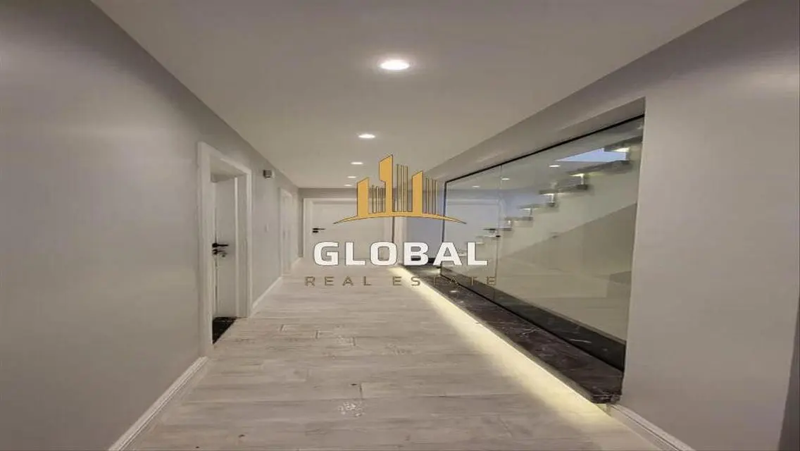 Luxury Apartment with Spacious Amenities