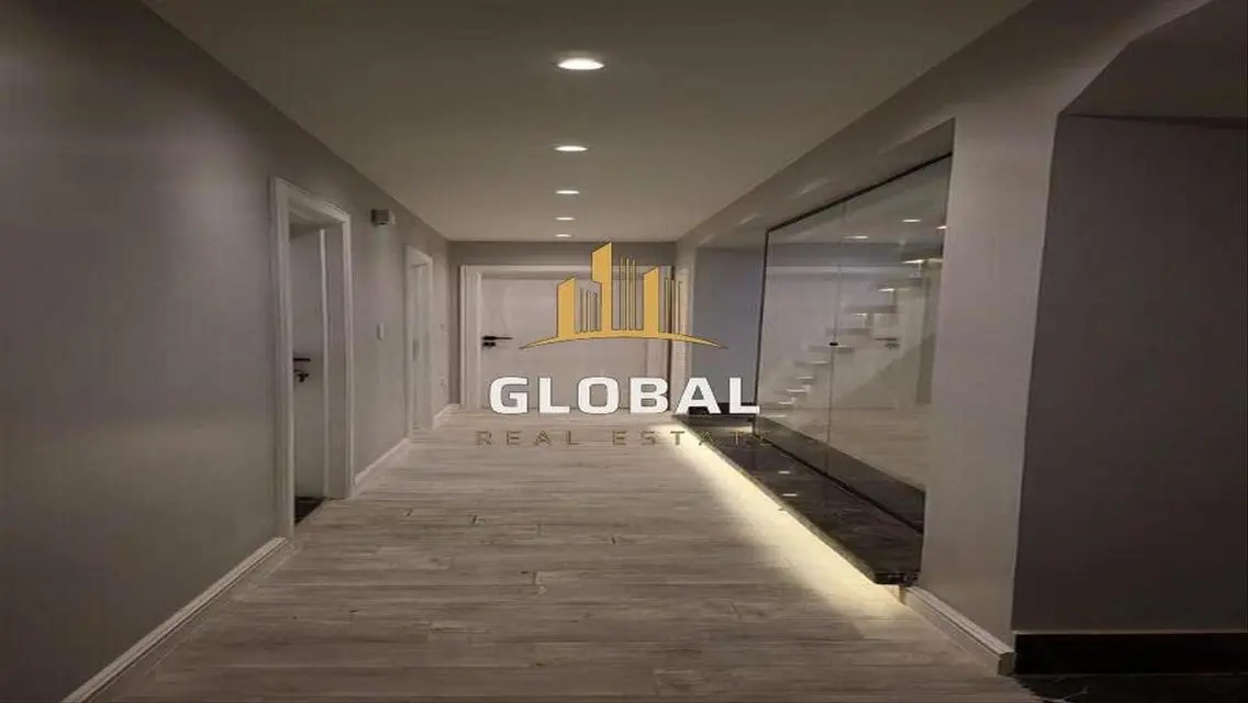 Luxury Apartment with Spacious Amenities