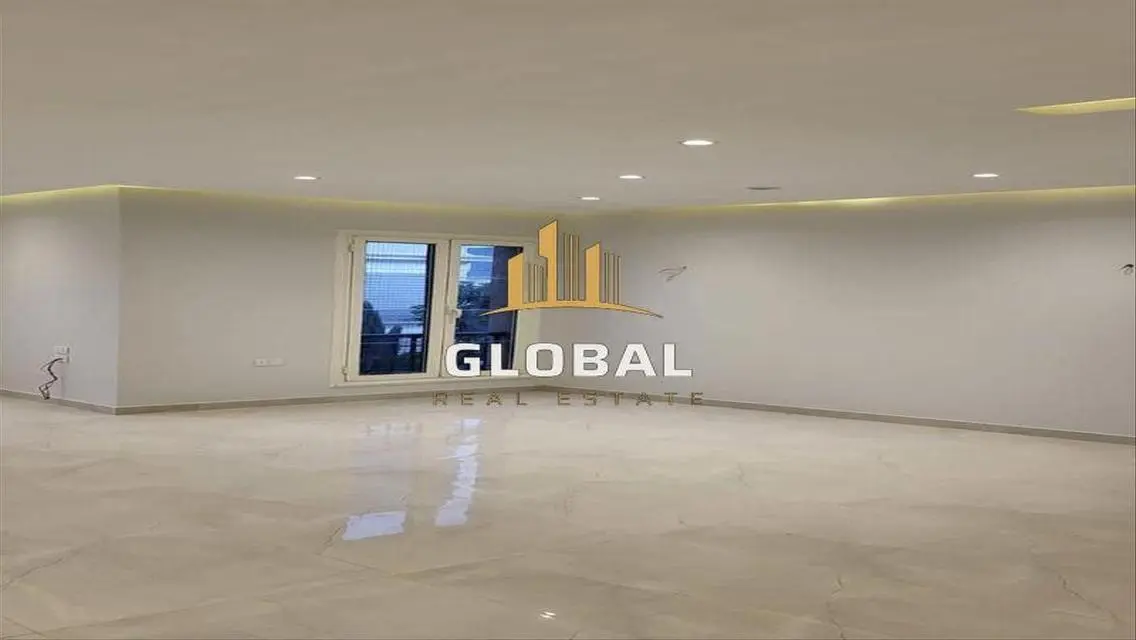 Luxury Apartment with Spacious Amenities