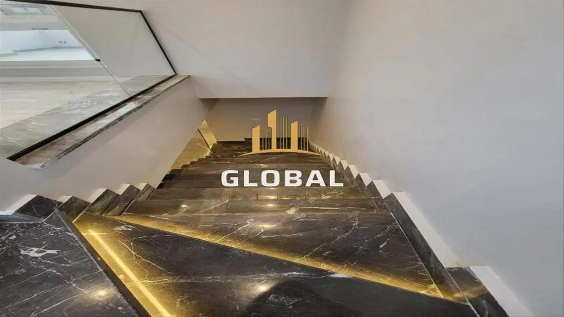 Luxury Apartment with Spacious Amenities