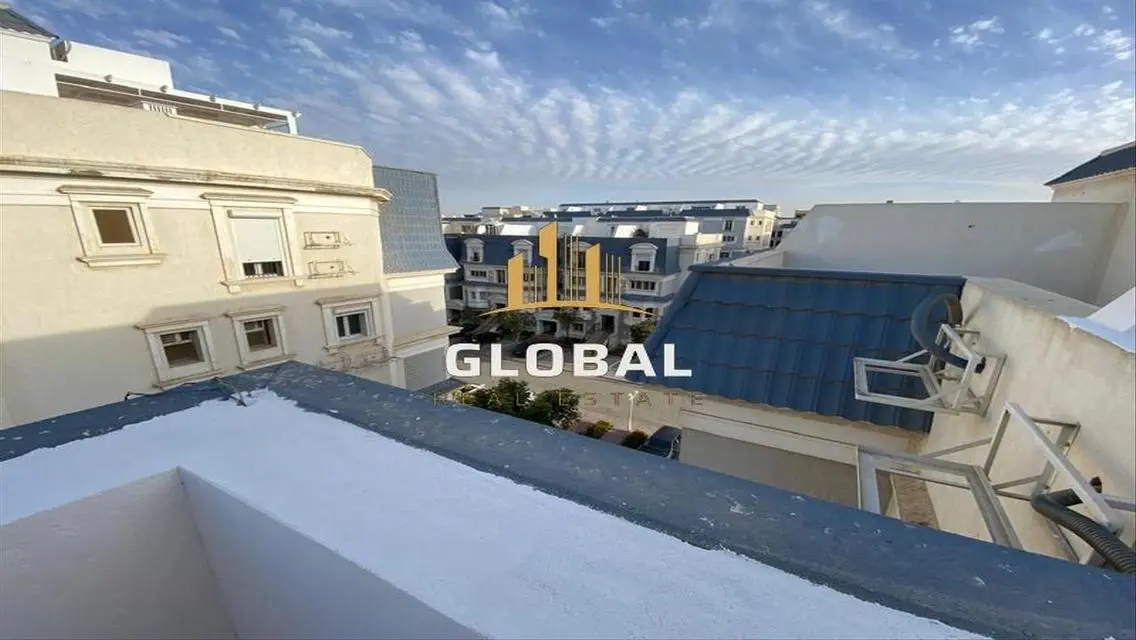 Luxury Apartment with Spacious Amenities