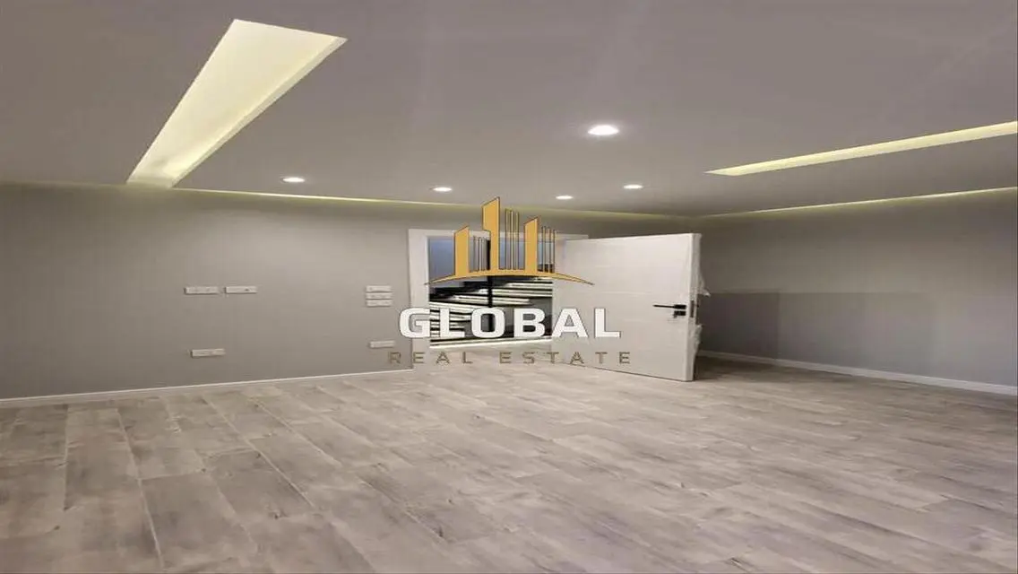 Luxury Apartment with Spacious Amenities