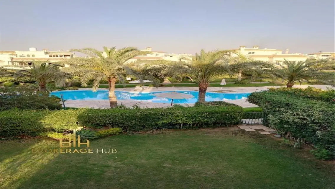 فيلا فاخرة للبيع في مشروع FUE AUC