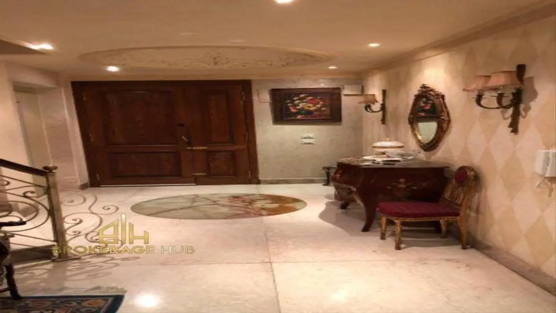 فيلا فاخرة للبيع في مشروع FUE AUC