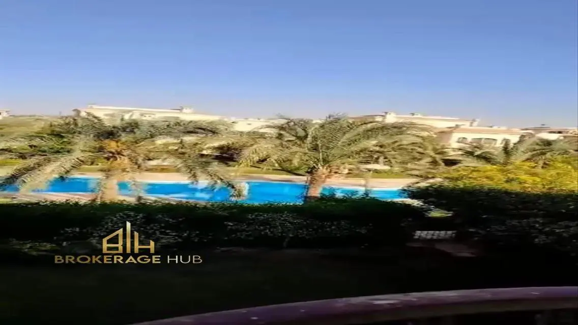 فيلا فاخرة للبيع في مشروع FUE AUC