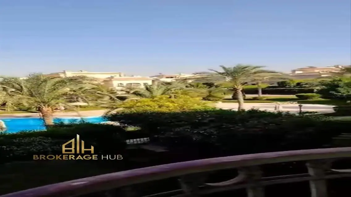 فيلا فاخرة للبيع في مشروع FUE AUC