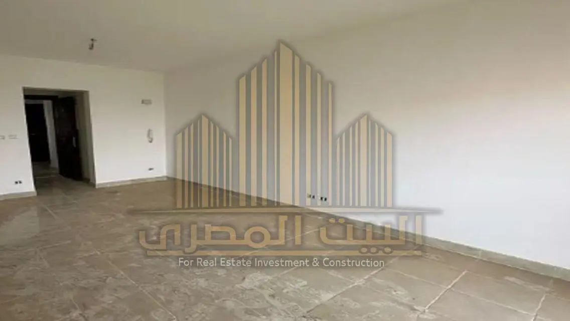 شقة فاخرة بثلاث غرف نوم مع مرافق مشتركة