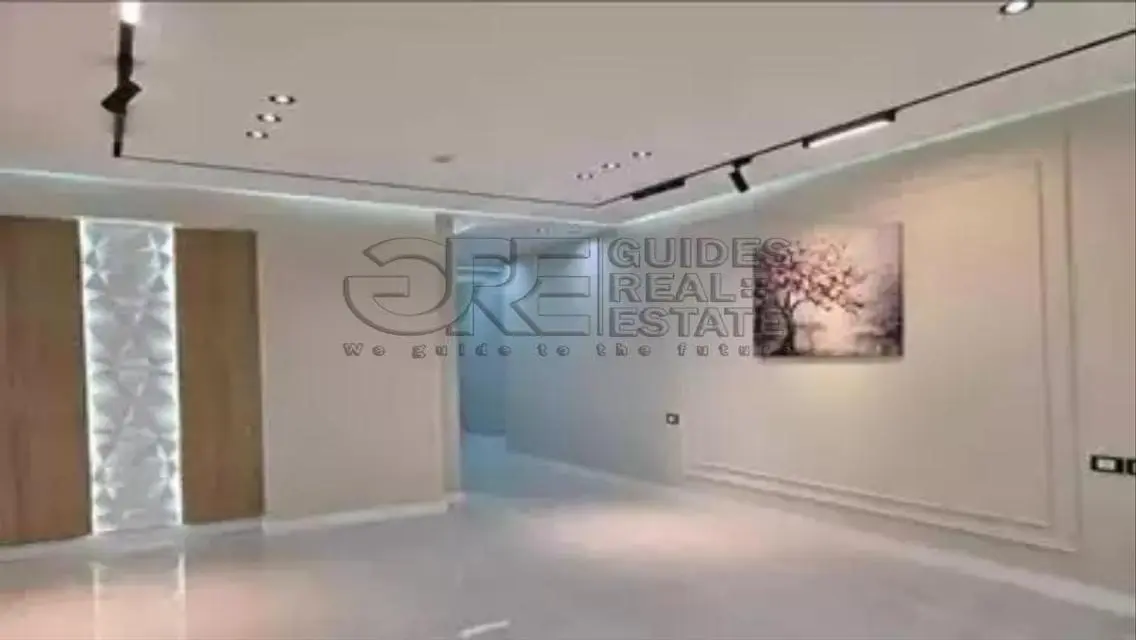 شقة فاخرة للبيع بمساحة 360 متر