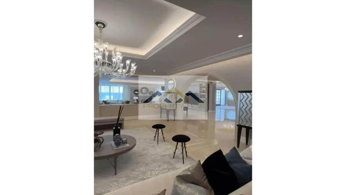 Luxury Apartment in Prime Location - 260 sqm