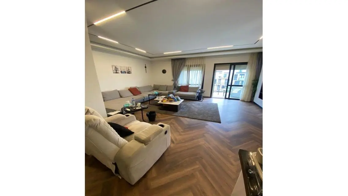 Luxurious Apartment in Y23