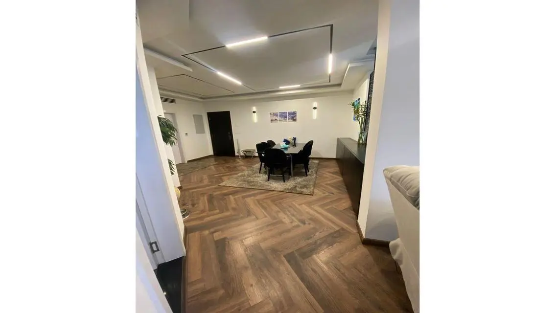 Luxurious Apartment in Y23