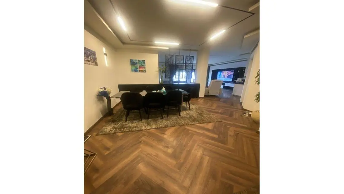 Luxurious Apartment in Y23