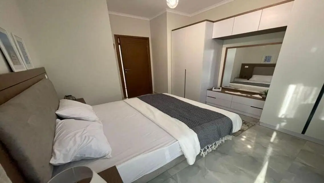 Luxury 3-Bedroom Apartment in North 10