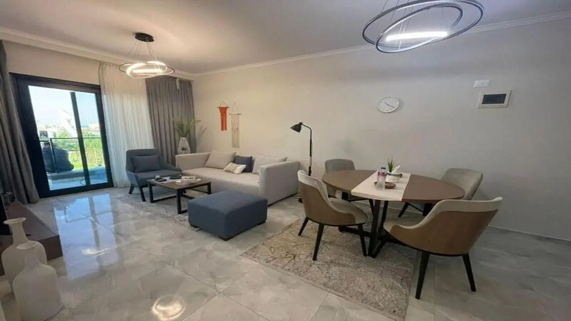 Luxury 3-Bedroom Apartment in North 10