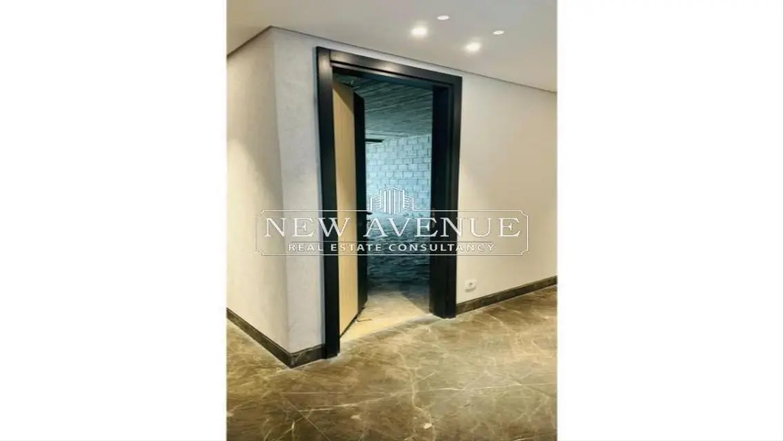Commercial Studio - 109
