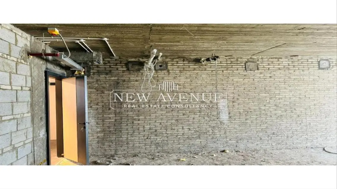 Commercial Studio - 109