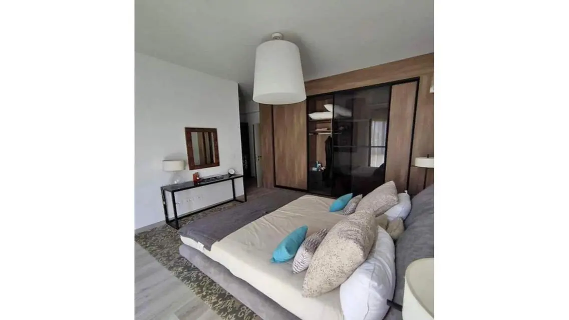 Luxury Property for Sale with Stunning Views and Great Amenities