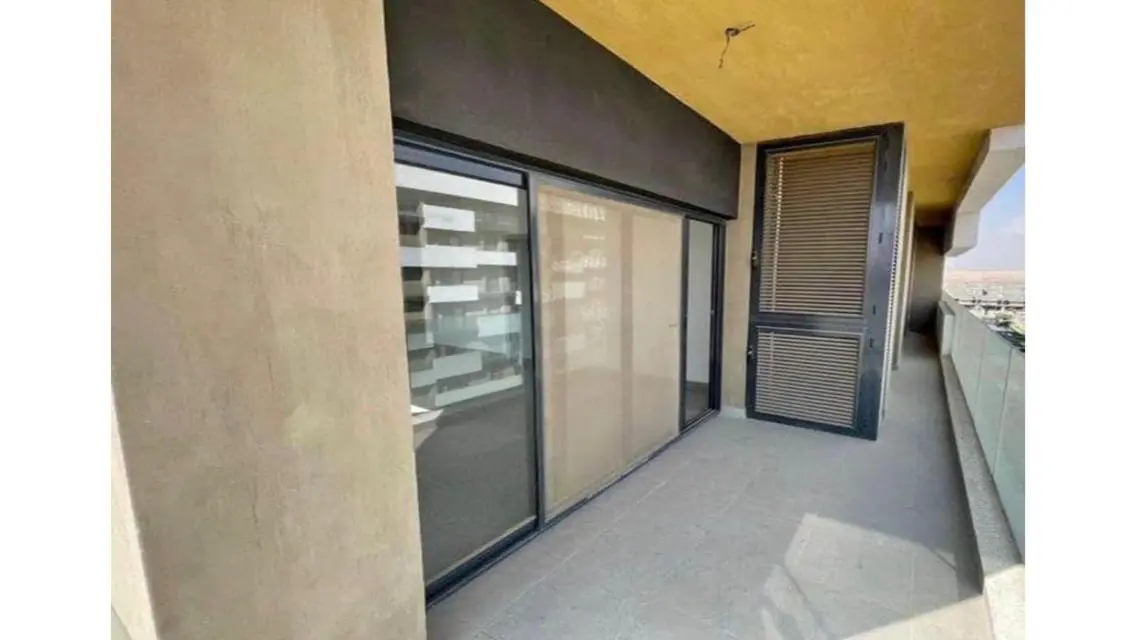 Luxury Property for Sale with Stunning Views and Great Amenities