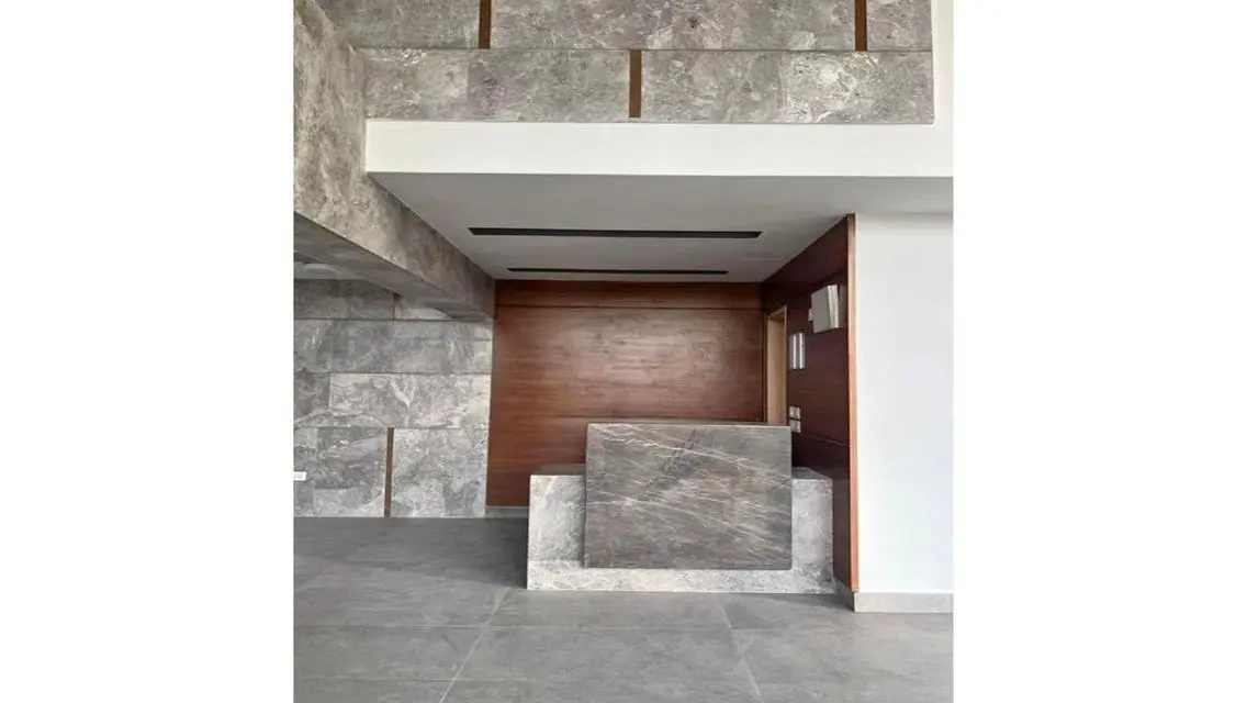 Luxury Property for Sale with Stunning Views and Great Amenities