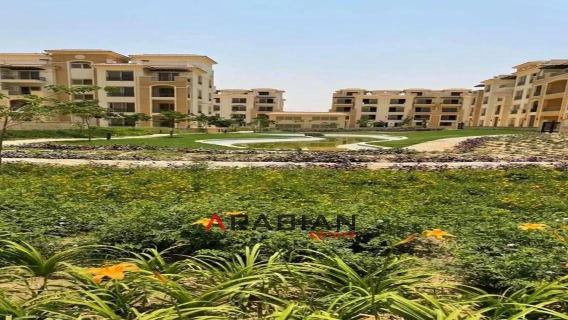 شقة فاخرة للإيجار مع شرفة ومسبح مشترك