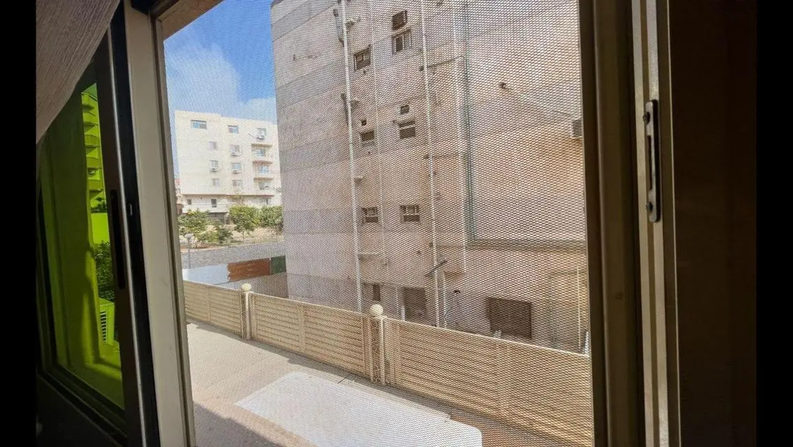 شقة فاخرة للبيع بمساحة مناسبة بسعر مغري