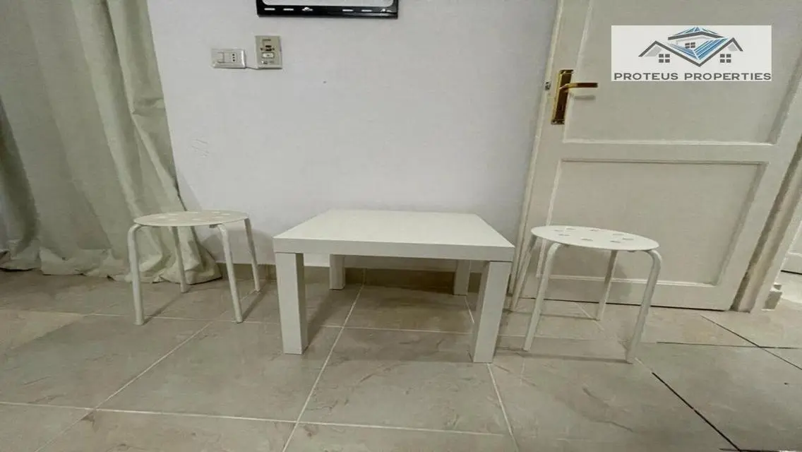 شقة فاخرة مع غرف دراسية وبسعر مغري