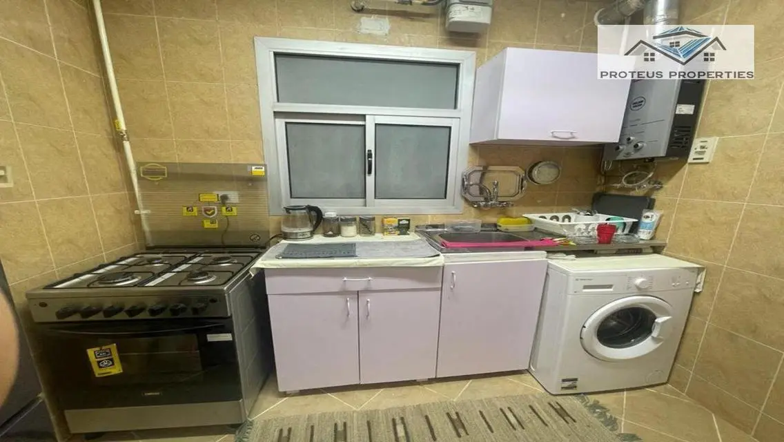 شقة فاخرة مع غرف دراسية وبسعر مغري