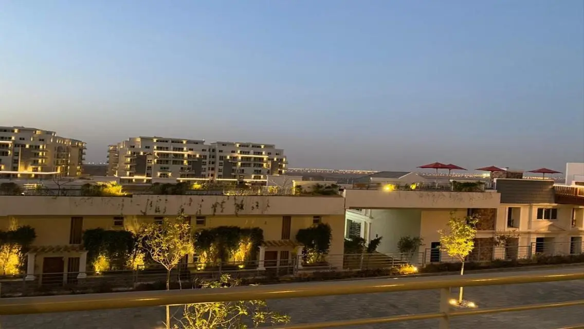 شقة فاخرة للبيع بمساحة مريحة مع إطلالة رائعة