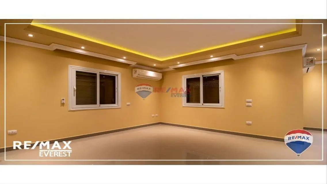 فيلا فاخرة للبيع بمساحة 200 متر