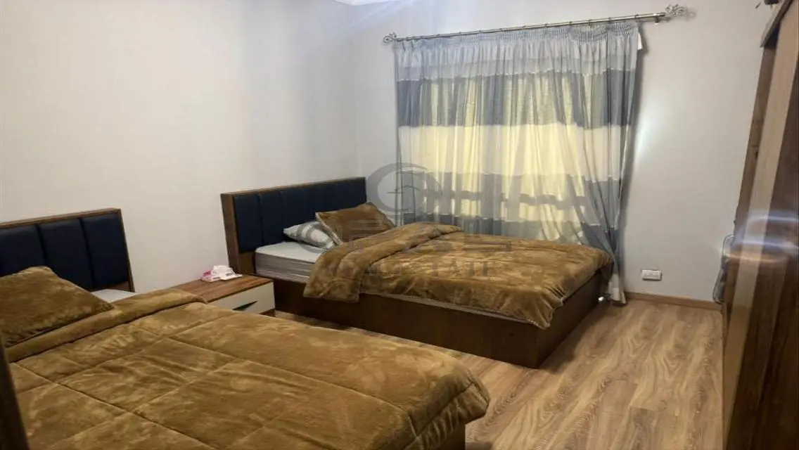 بنتهاوس فخم للبيع في كورت يارد بيفرلي هيلز