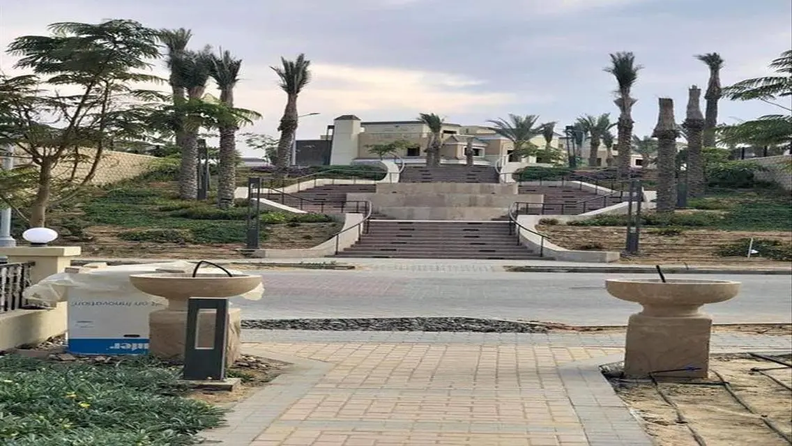 فيلا فاخرة للبيع في أحضان الطبيعة
