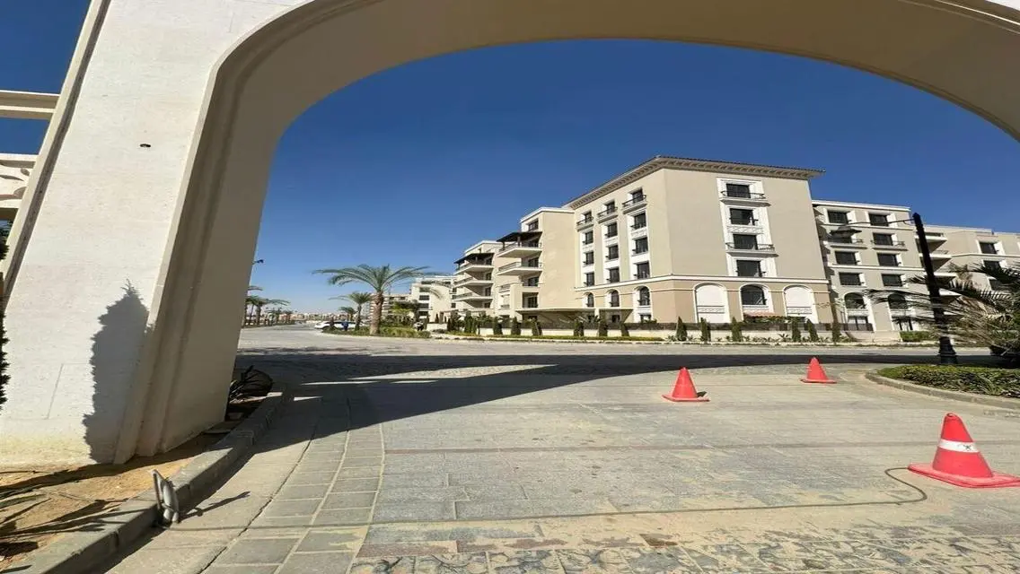 شقة فاخرة بمساحة 203 متر مع جميع المرافق