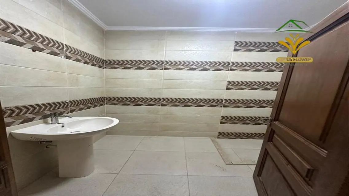 شقة رائعة للإيجار بمساحة 200 متر