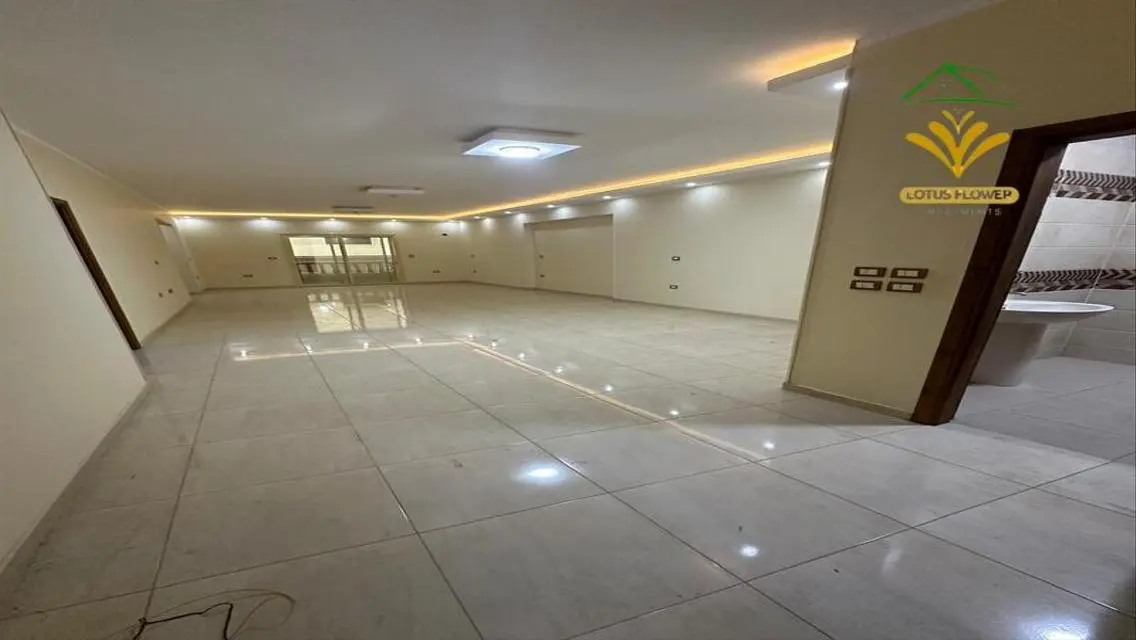 شقة رائعة للإيجار بمساحة 200 متر