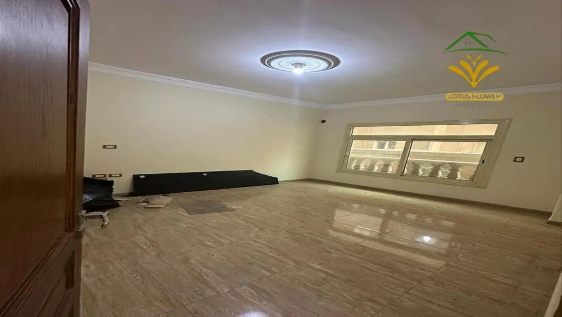 شقة رائعة للإيجار بمساحة 200 متر