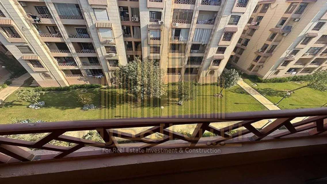 Luxury Apartment for Sale at 5,600,000 with Spacious Living