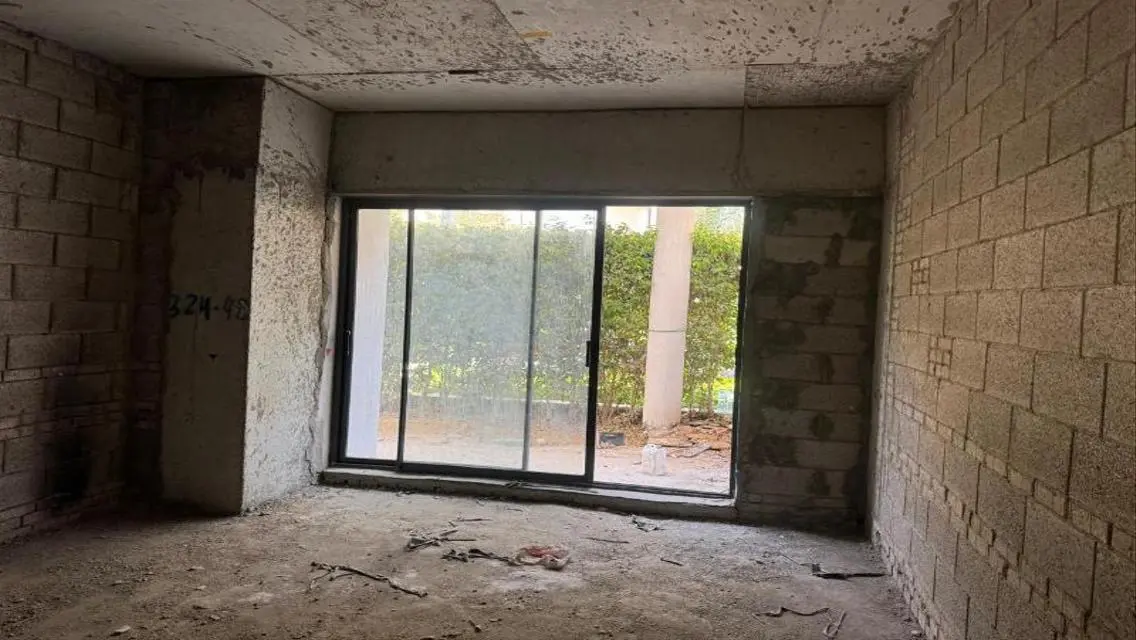 Luxury Lake View Apartment with Private Garage