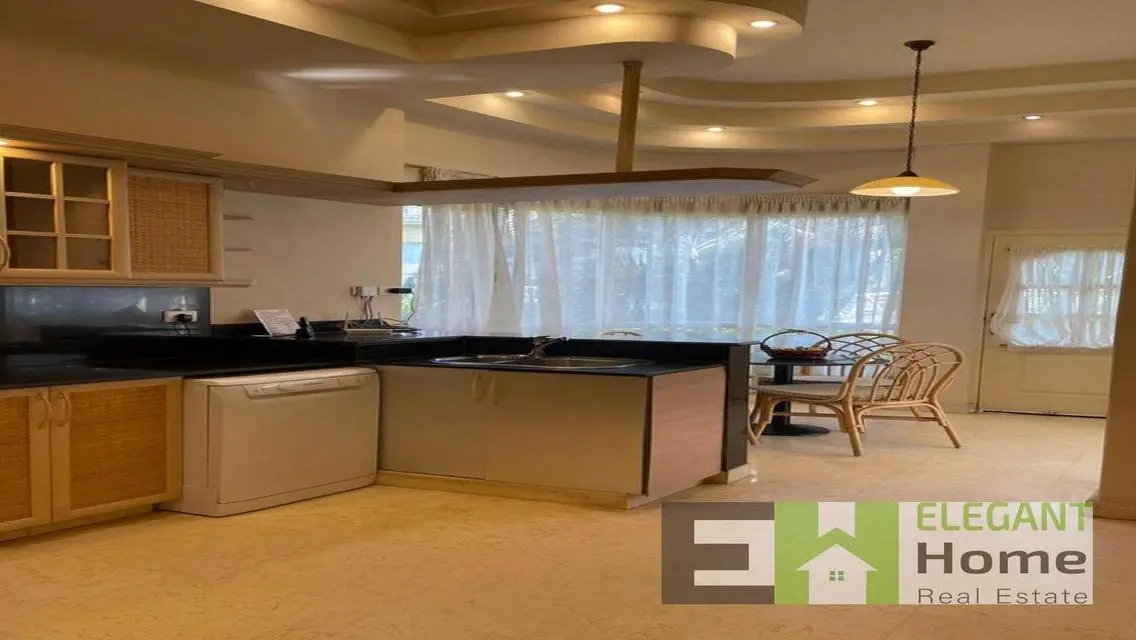 Luxury Apartment with 4500 Square Meter View of Lakes
