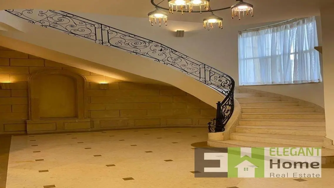 Luxury Apartment with 4500 Square Meter View of Lakes
