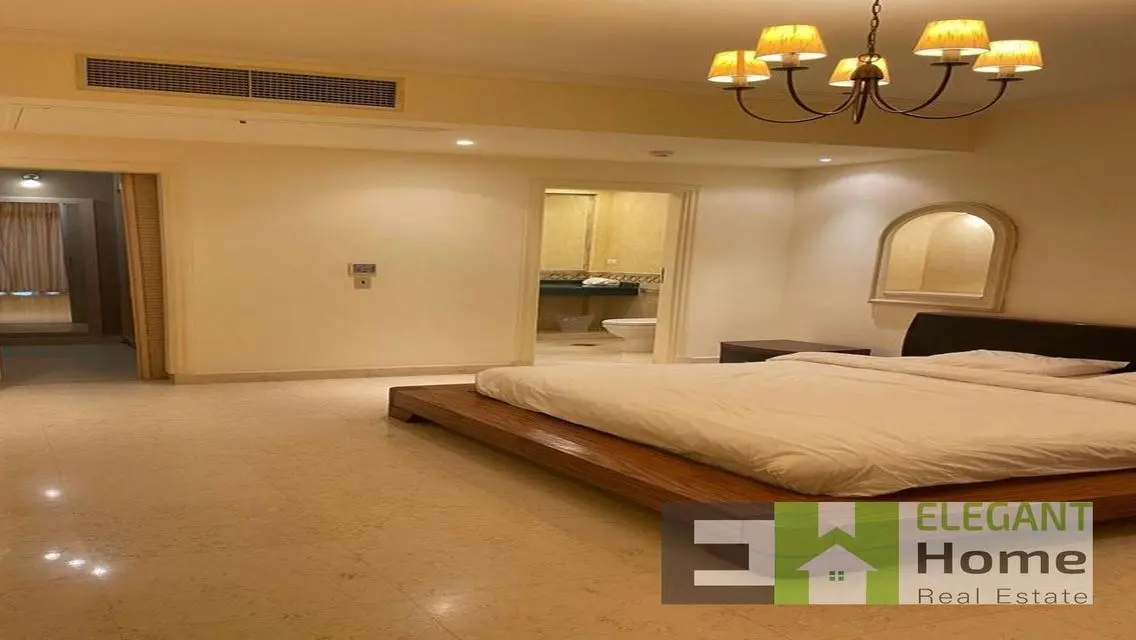 Luxury Apartment with 4500 Square Meter View of Lakes