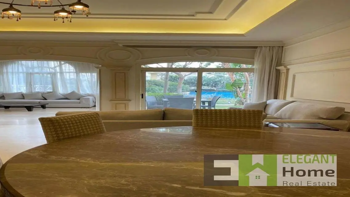 Luxury Apartment with 4500 Square Meter View of Lakes