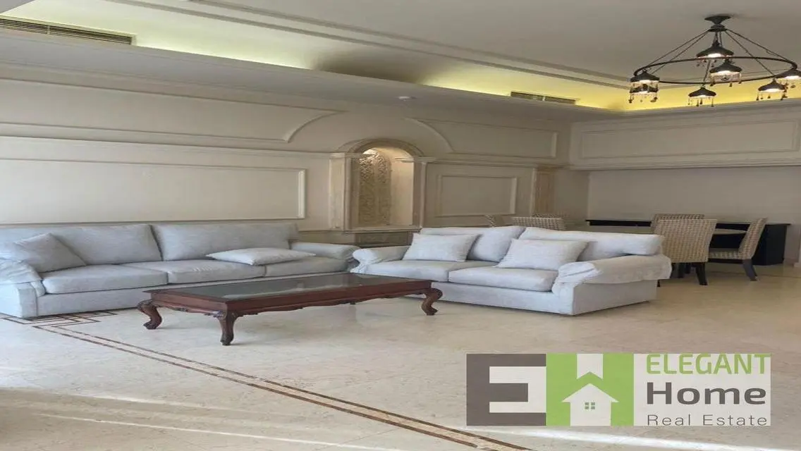 Luxury Apartment with 4500 Square Meter View of Lakes