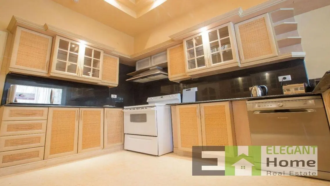 Luxury Apartment with 4500 Square Meter View of Lakes