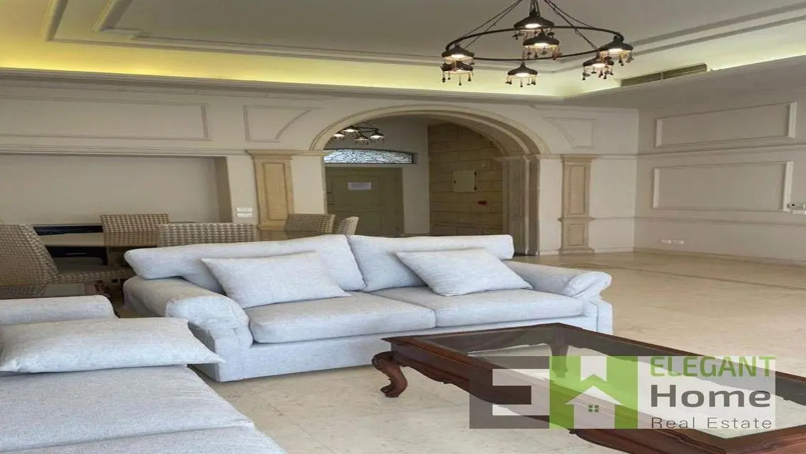 Luxury Apartment with 4500 Square Meter View of Lakes